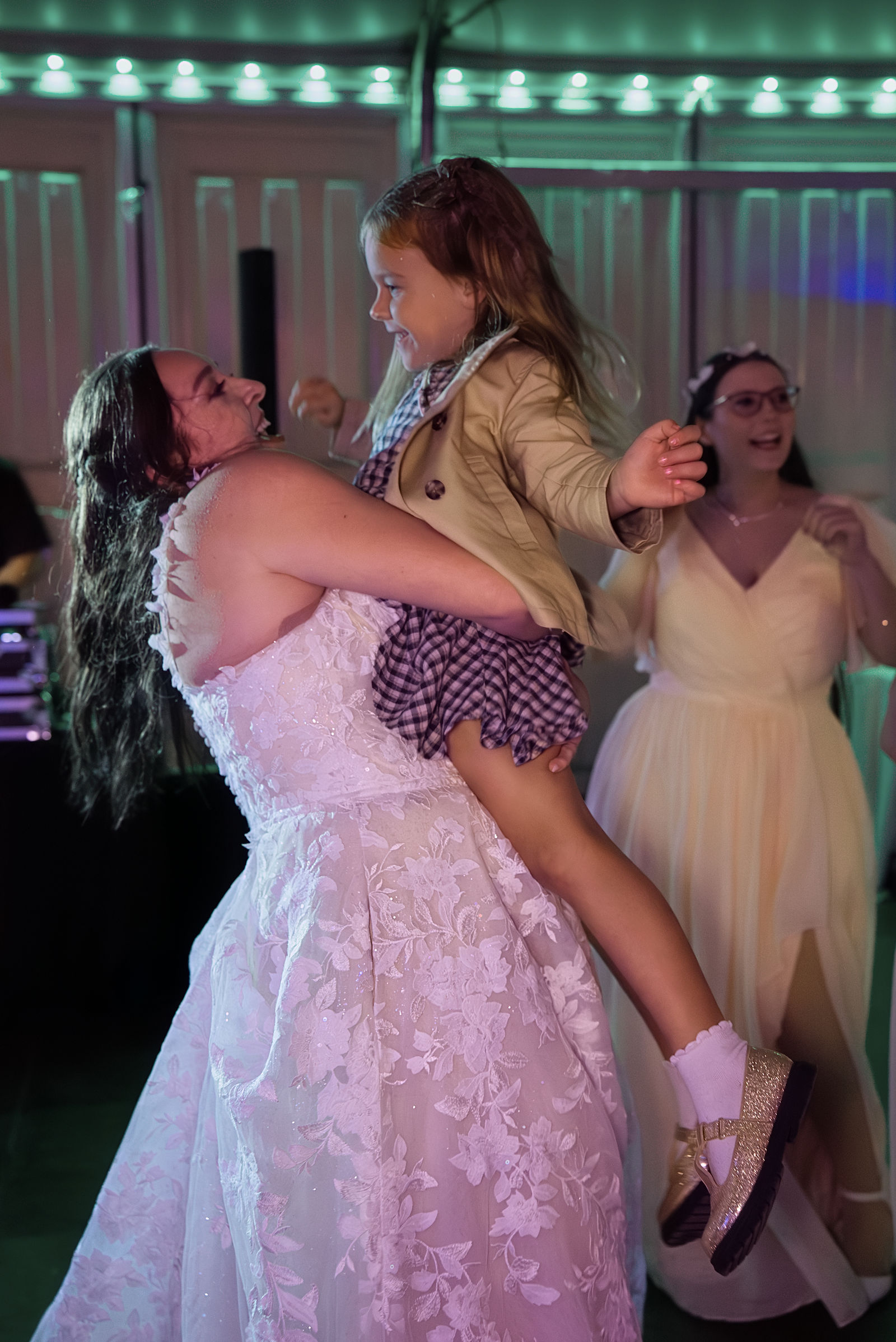 Anjyle & Efren Wedding Photo 192